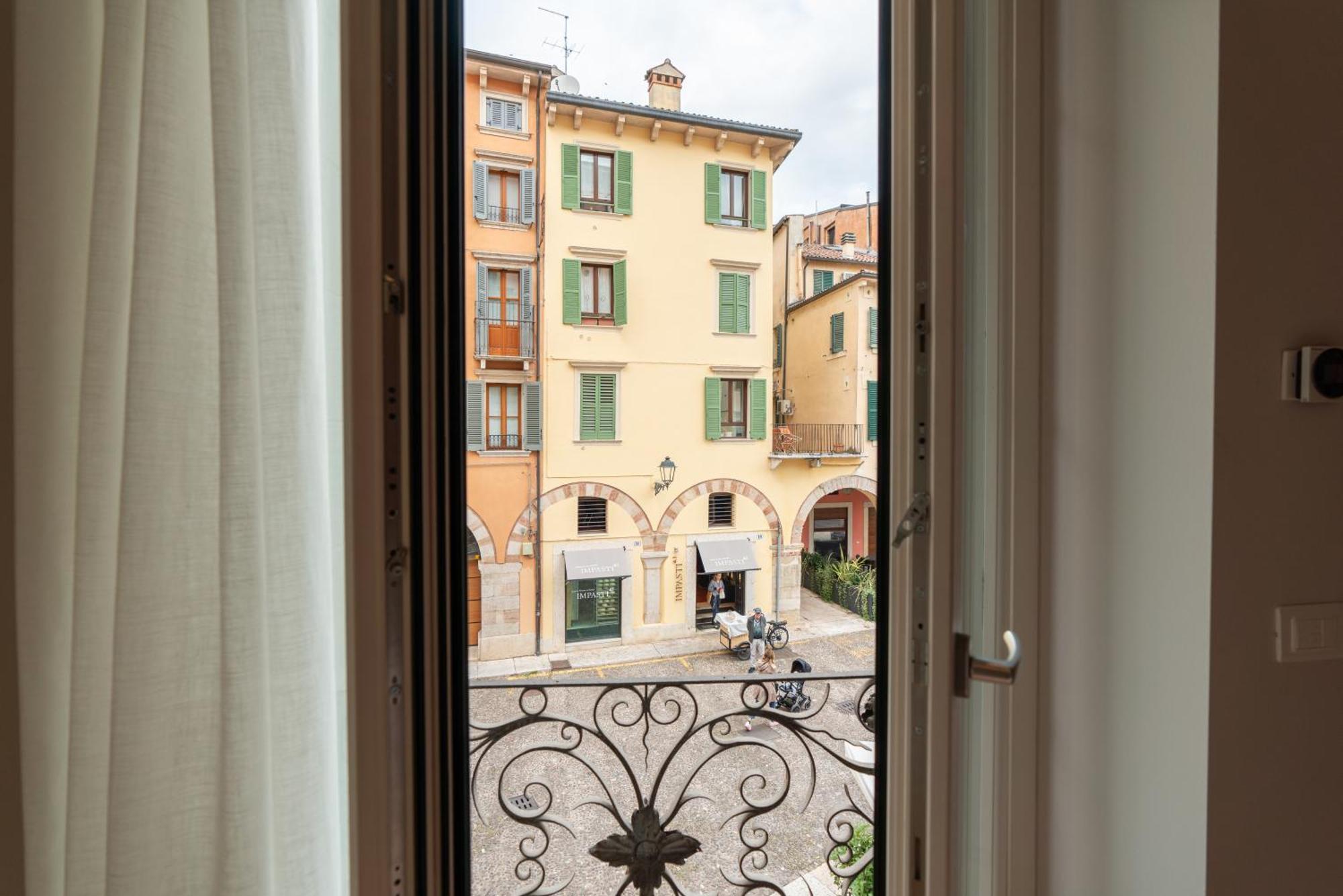 ホテル Palazzo Biasini By Postcardsfrom ヴェローナ エクステリア 写真