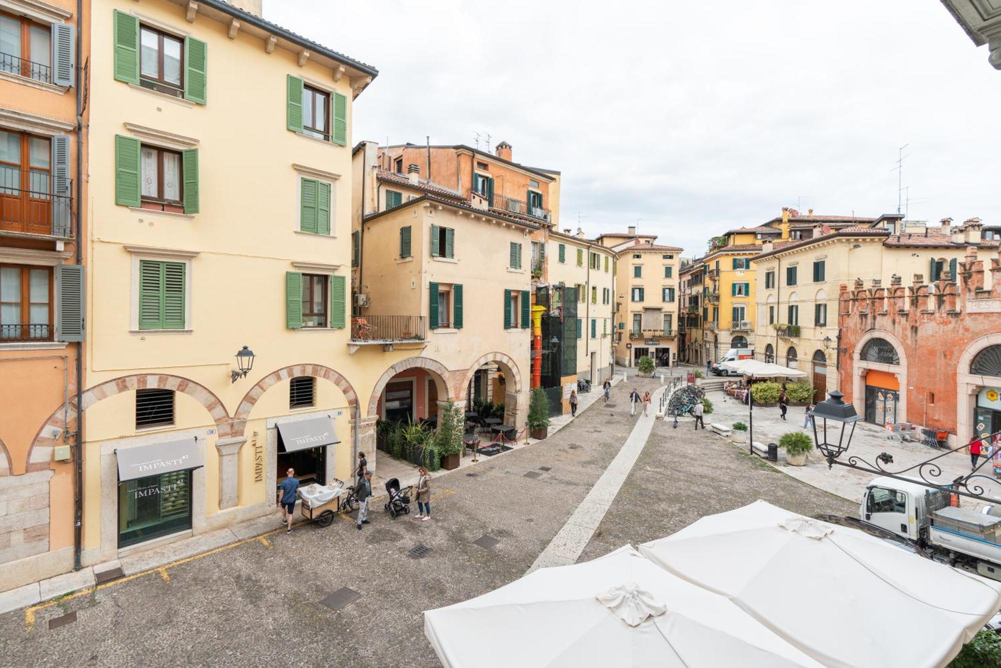 ホテル Palazzo Biasini By Postcardsfrom ヴェローナ エクステリア 写真